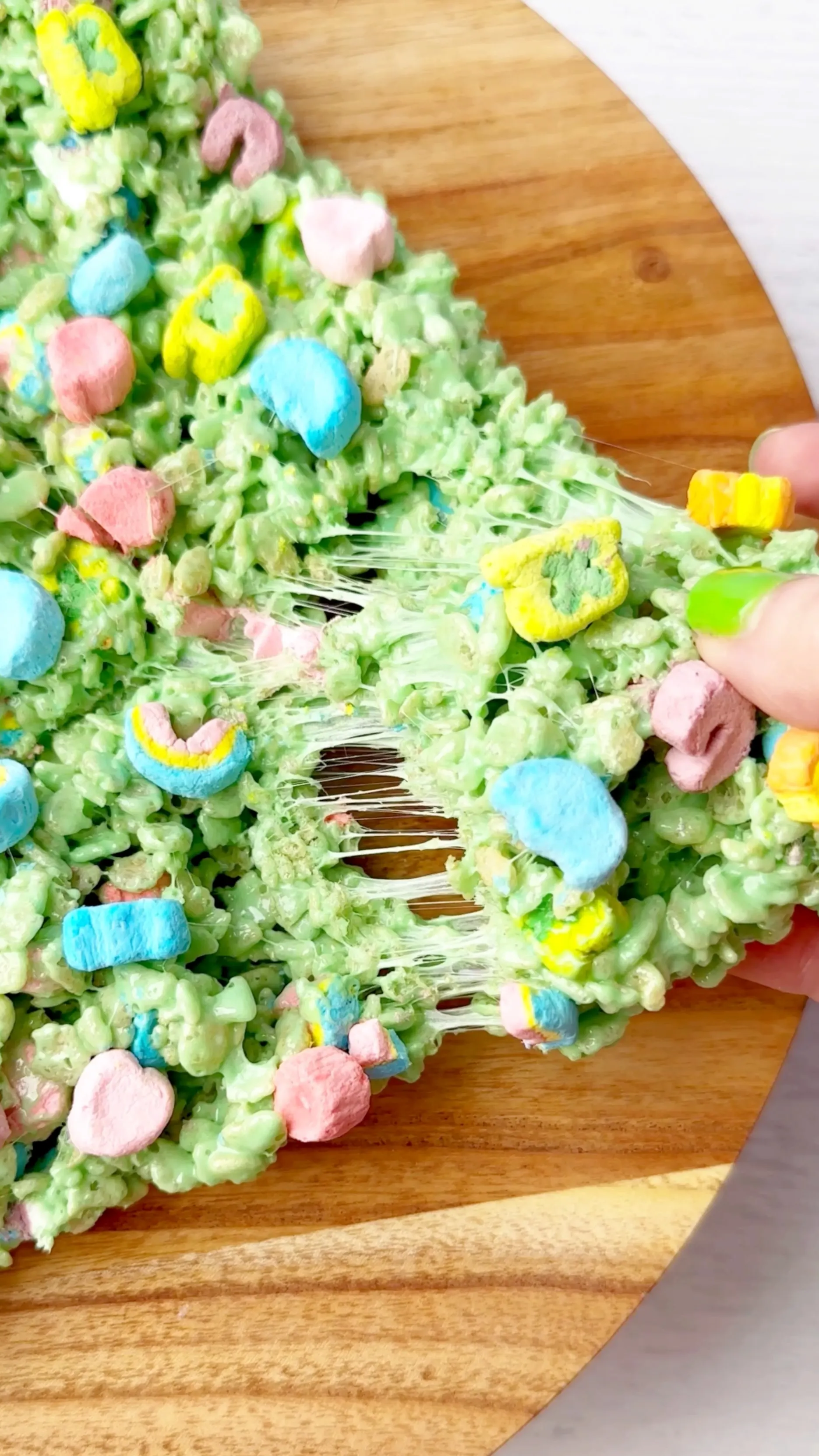 lucky-charms-rice-krispies-treats