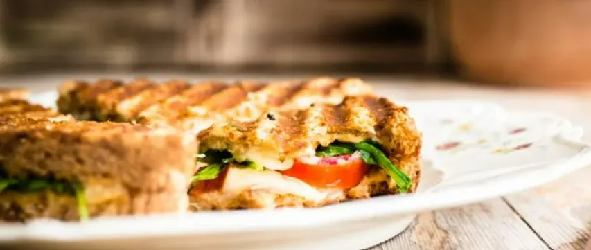 croque-met-geitenkaas-en-appel