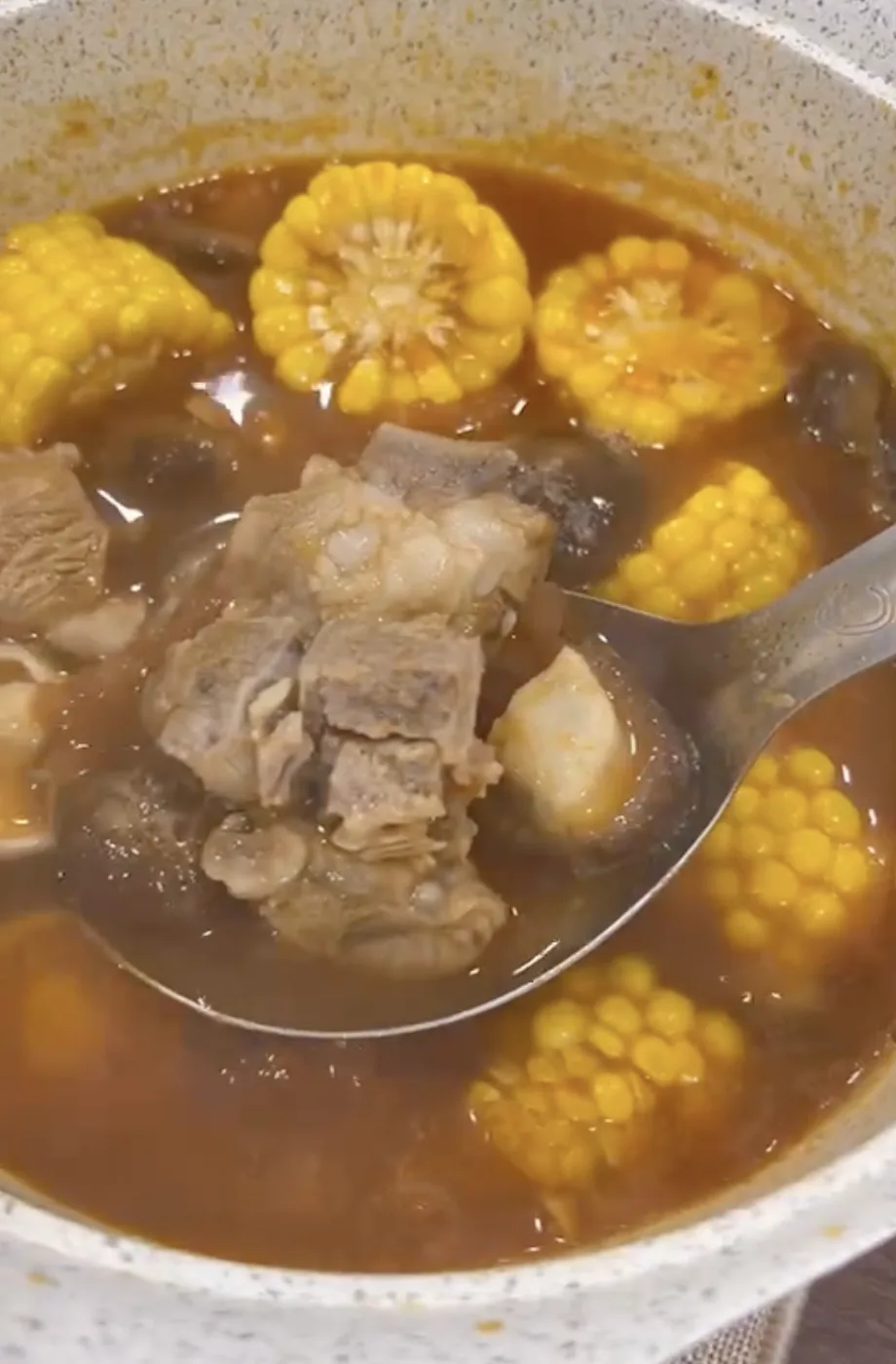 sweet-tomato-pork-rib-soup