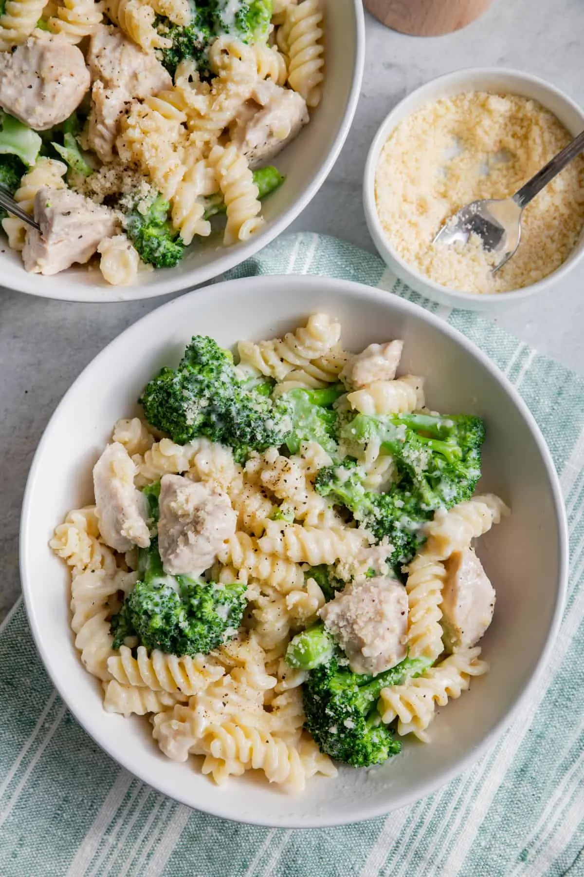 chicken-alfredo-with-broccoli