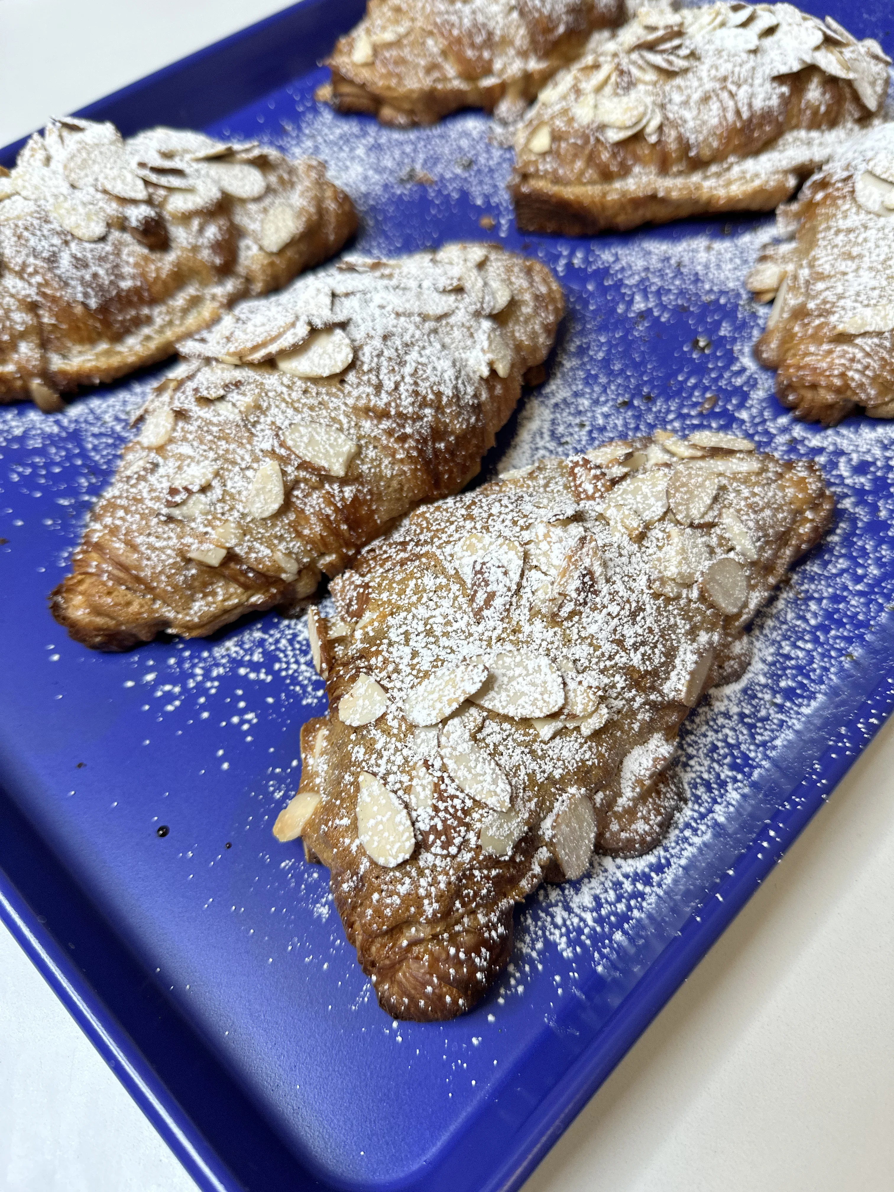 almond-croissants