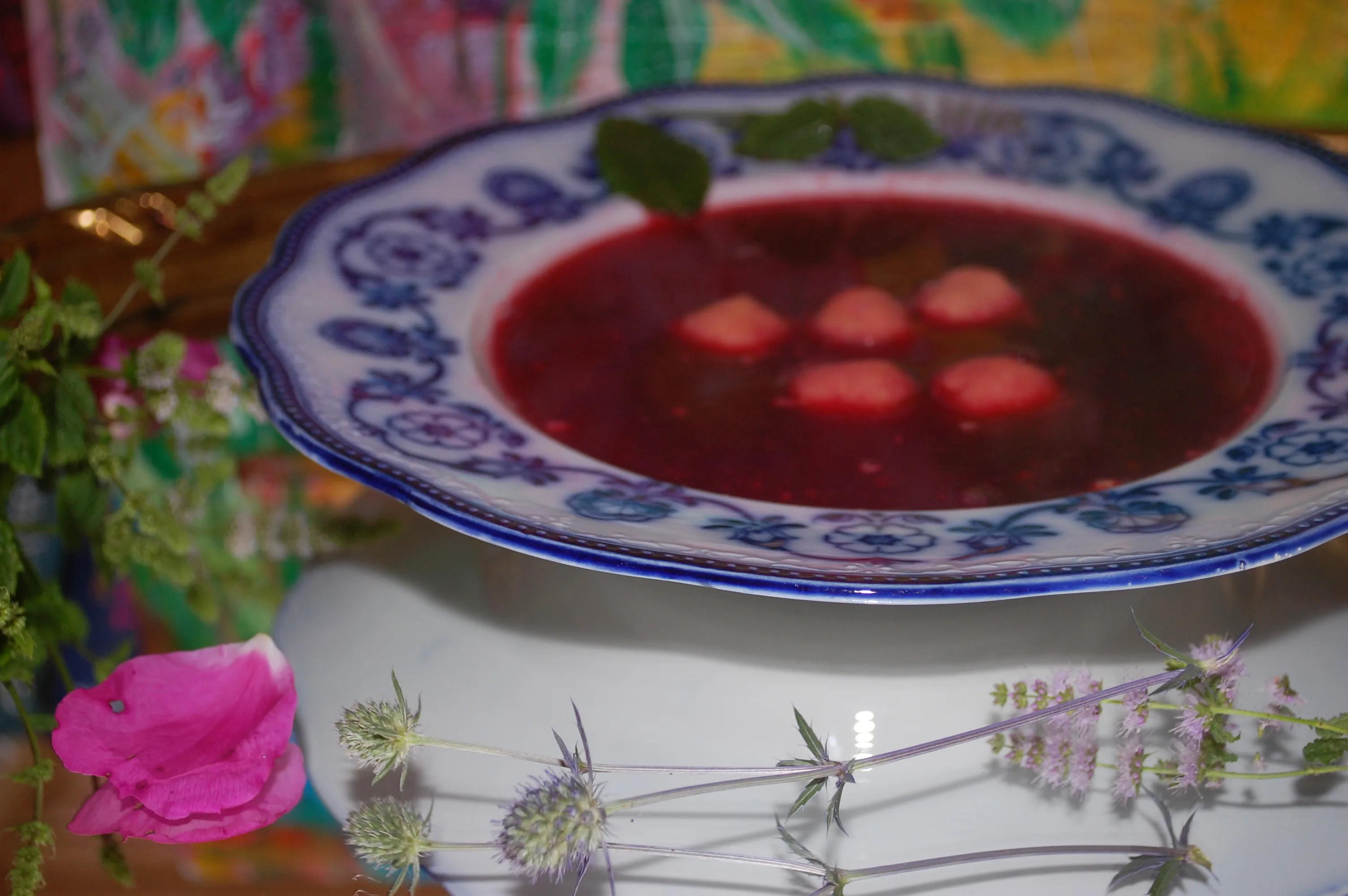 skon-solbaersuppe-med-aeggeboller
