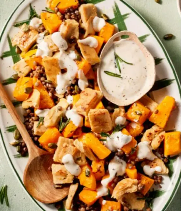 pompoen-met-vegetarische-wokreepjes-en-yoghurtdressing