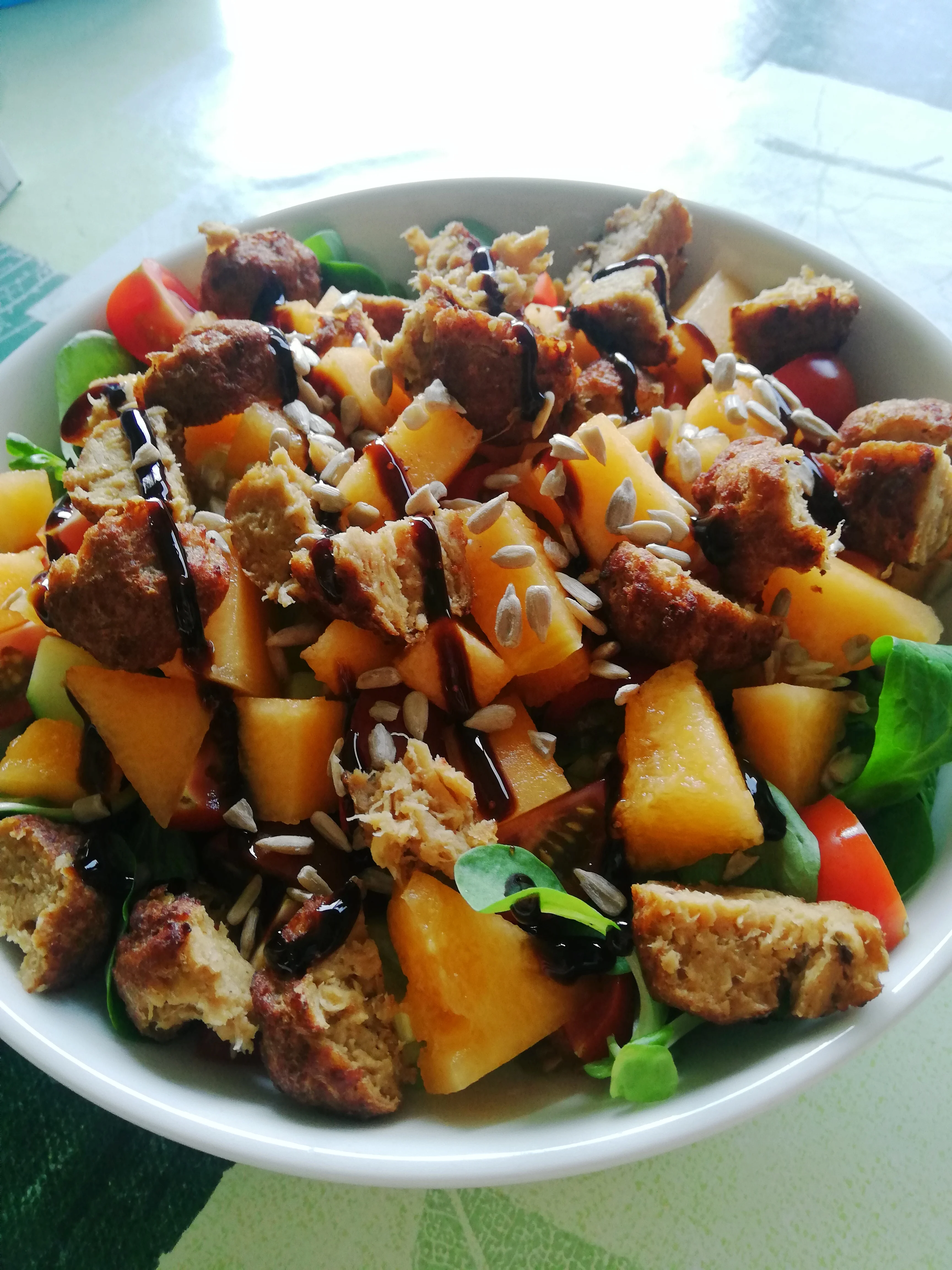 salade-met-falafel-en-meloen