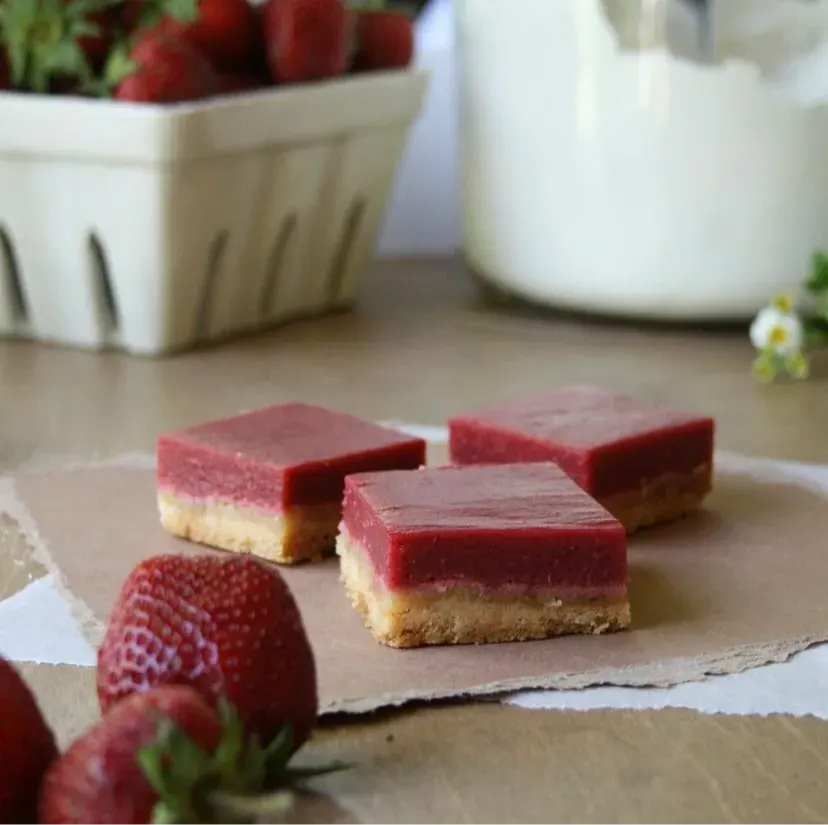 gluten-free-strawberry-rhubarb-bars