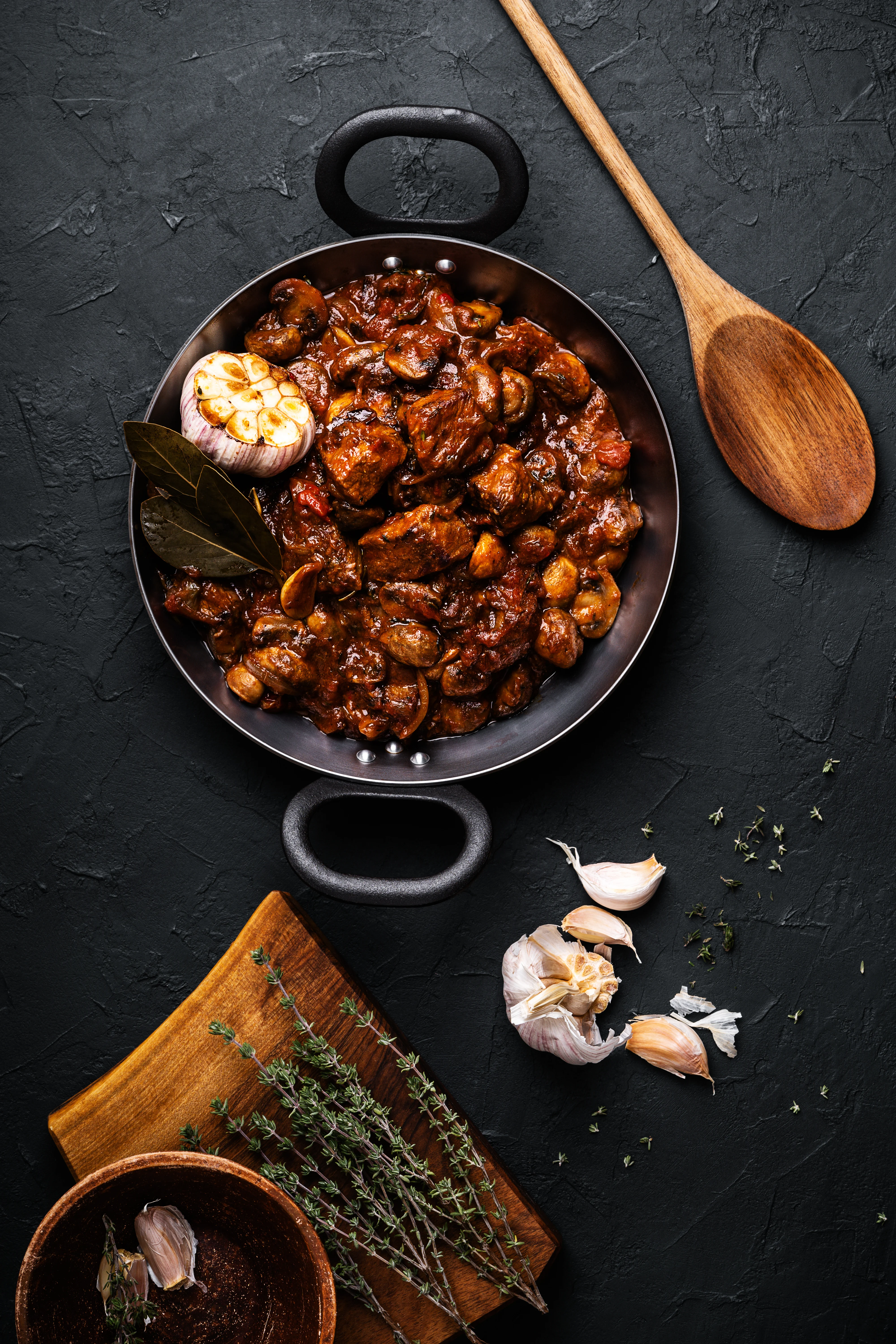 sauteed-mushrooms-with-garlic-wine-and-thyme