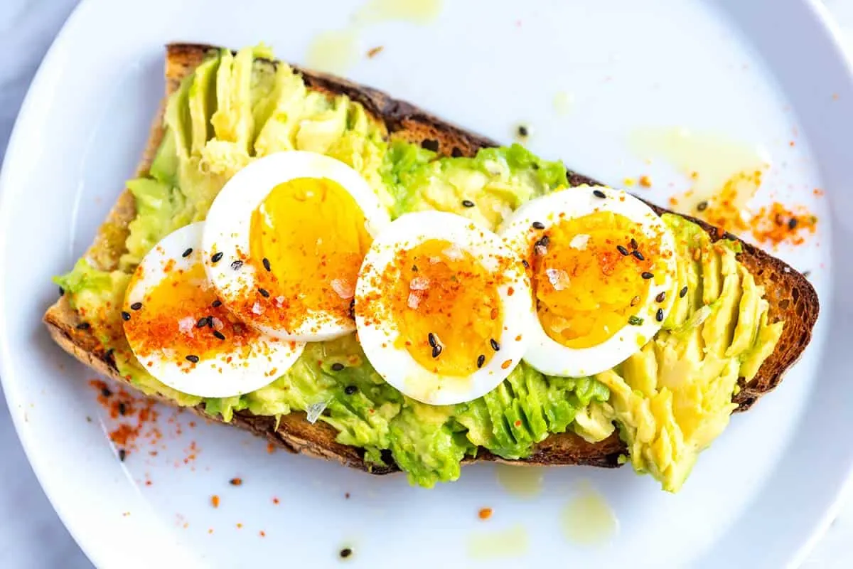avocado-egg-toast