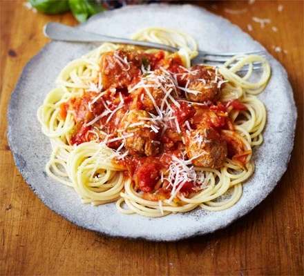 cooking-with-kids:-spaghetti-and-meatballs-with-hidden-veg-sauce