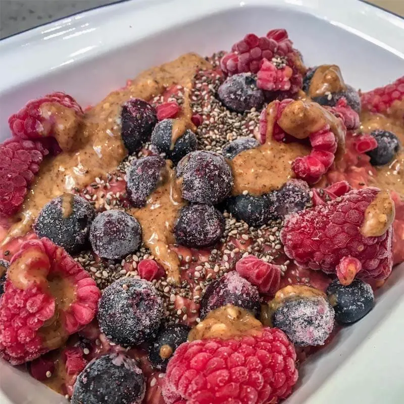 raspberry-and-peanut-butter-overnight-oats