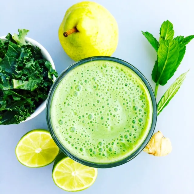 pear-vanilla-mint-green-smoothie