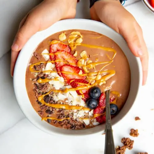 chocolate-dreams-protein-smoothie-bowl