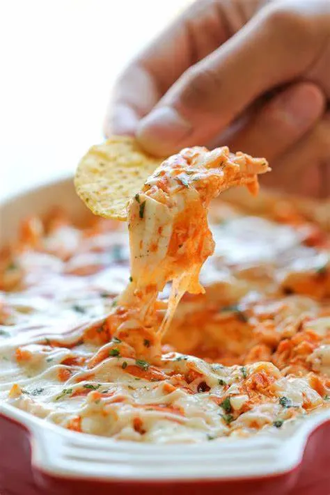 low-fat-buffalo-chicken-dip