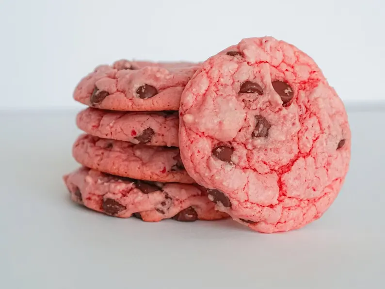 strawberry-chocolate-chip-cookies