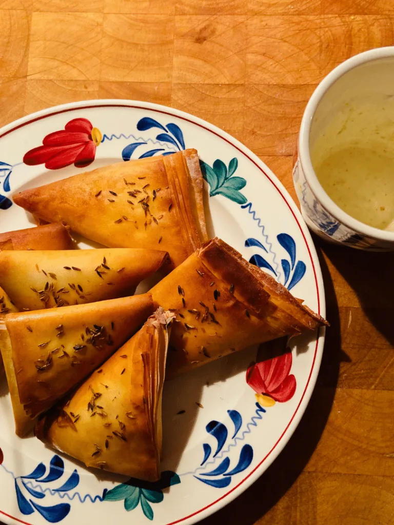 crispy-veggie-samosas