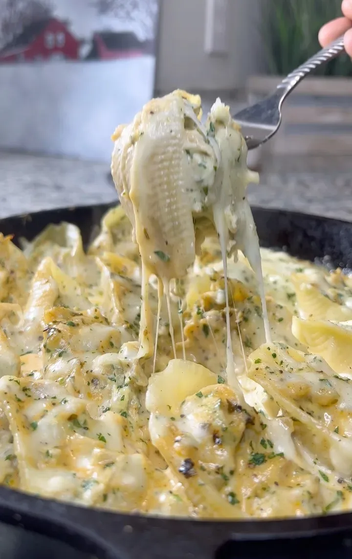 chicken-alfredo-stuffed-shells