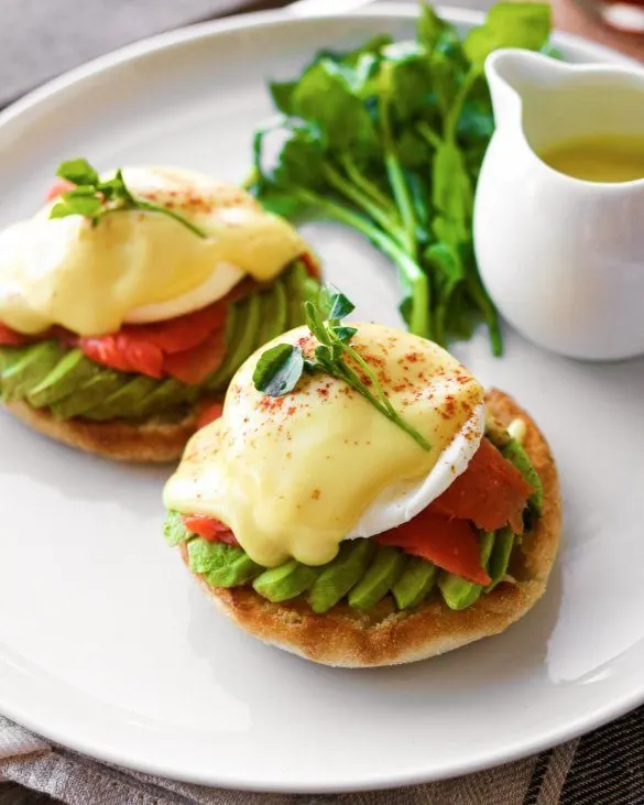 smoked-salmon-eggs-benedict