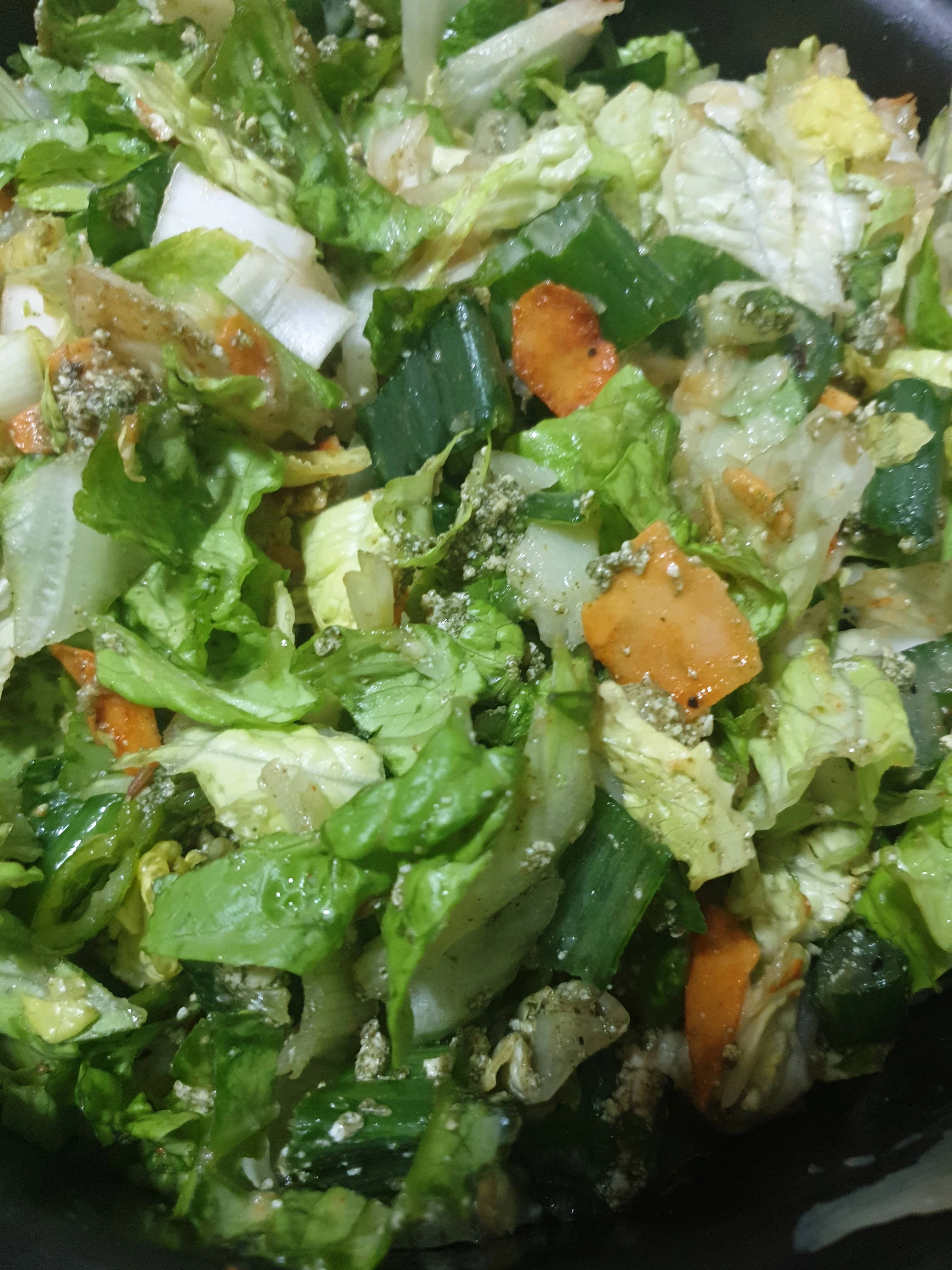 romaine-lettuce-salad-with-steamed-potatoes-and-tofu-dressing-and-coconut-bacon
