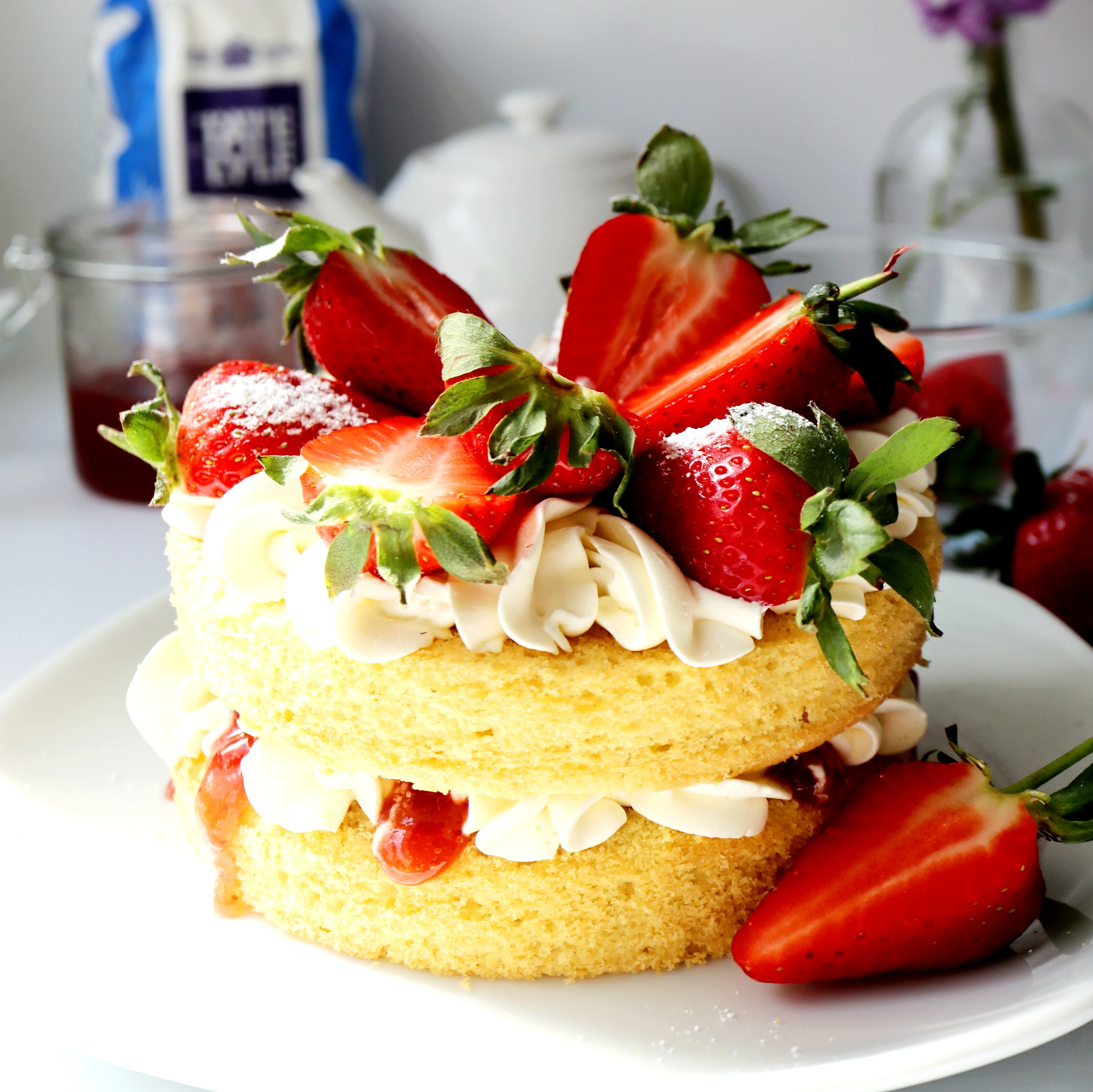 easy-victoria-sponge-cake-recipe-for-beginnersorhow-to-make-victoria-cake-sponge-cake