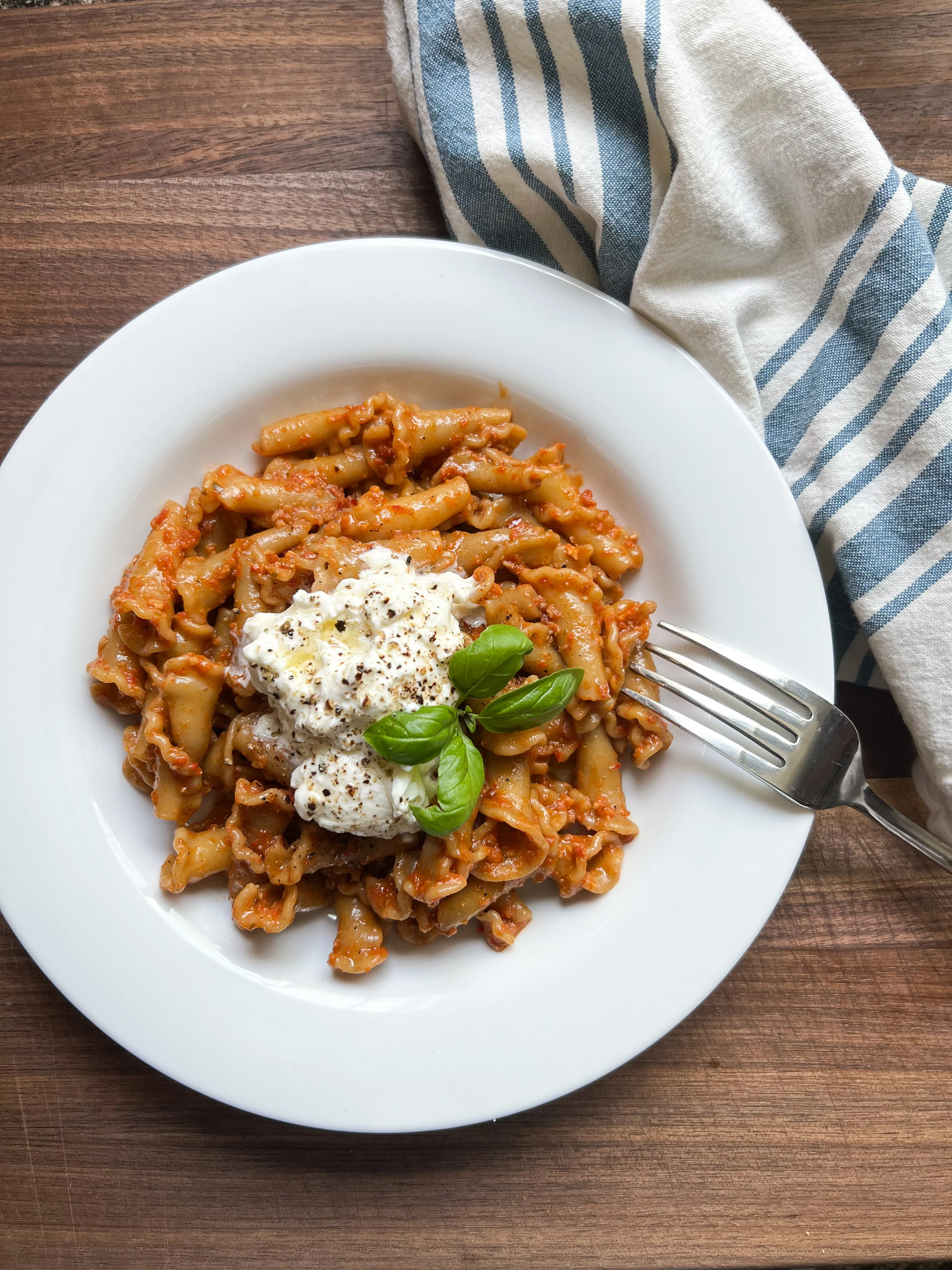 roasted-red-pepper-sun-dried-tomato-campanelle