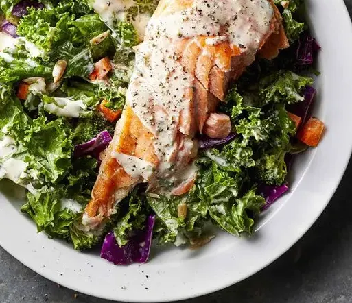 mixed-kale-salad-with-salmon-and-creamy-garlic-dressing