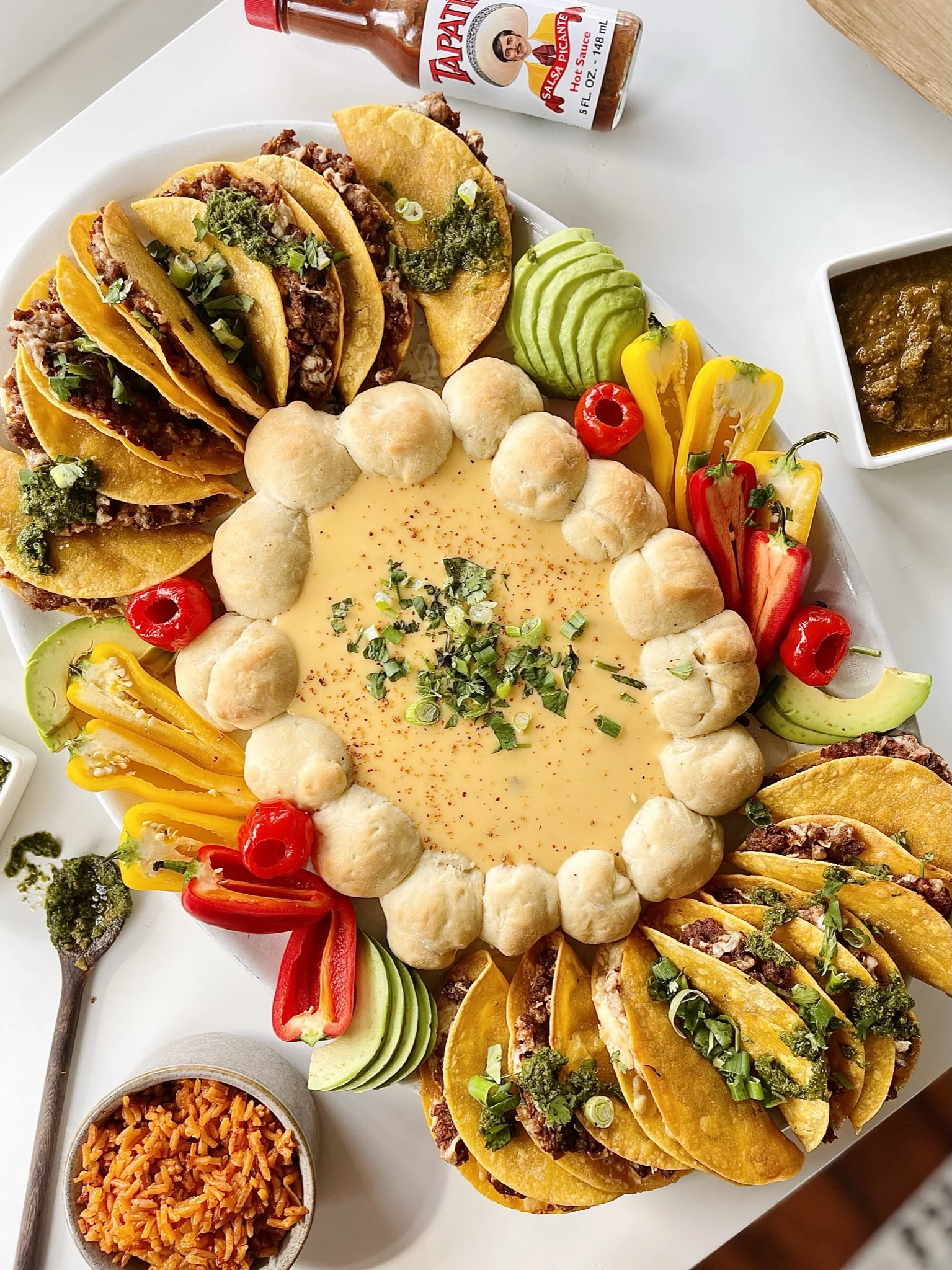 taco-x-queso-party-platter