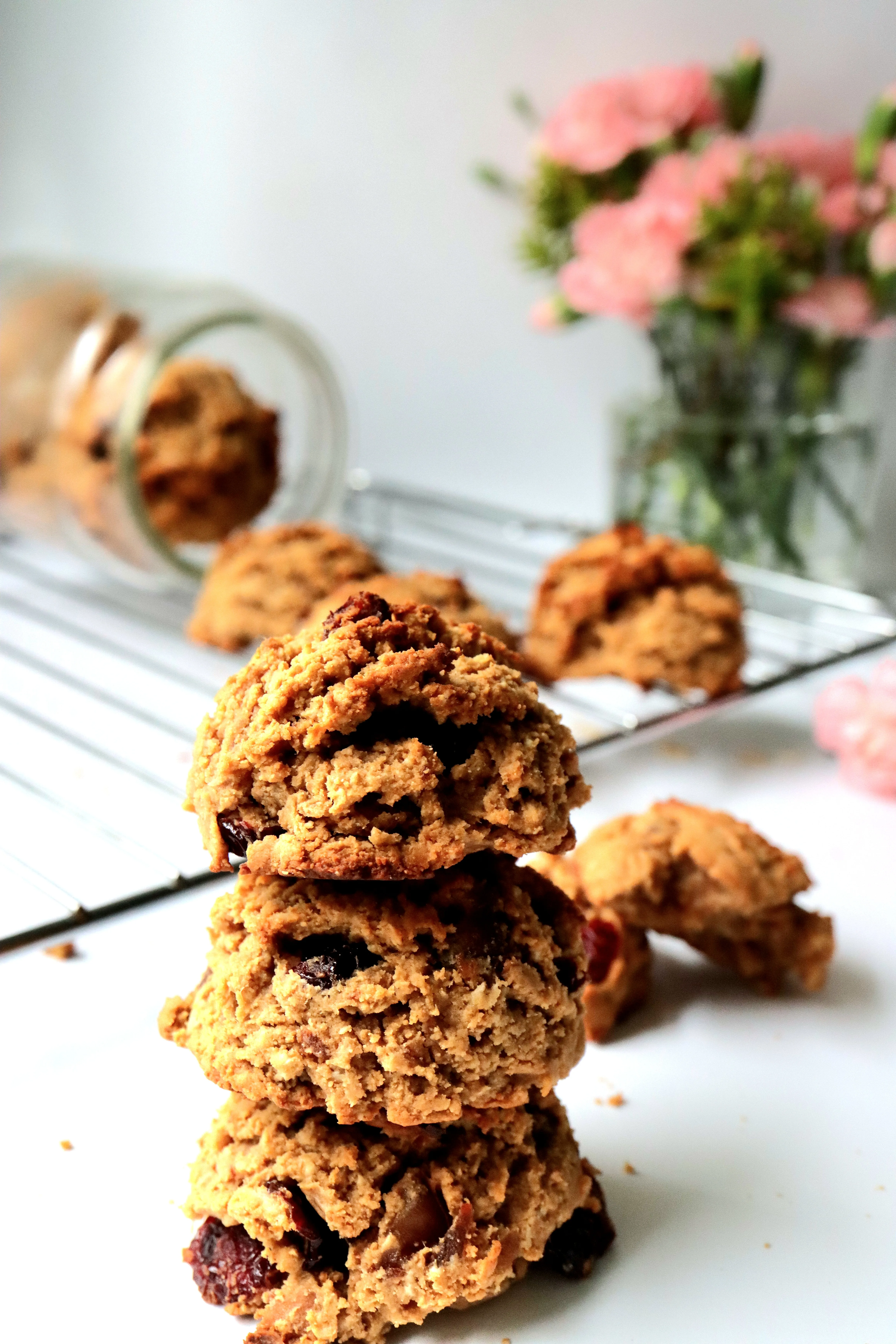 soft-vegan-protein-peanut-butter-oats-cookies-baked