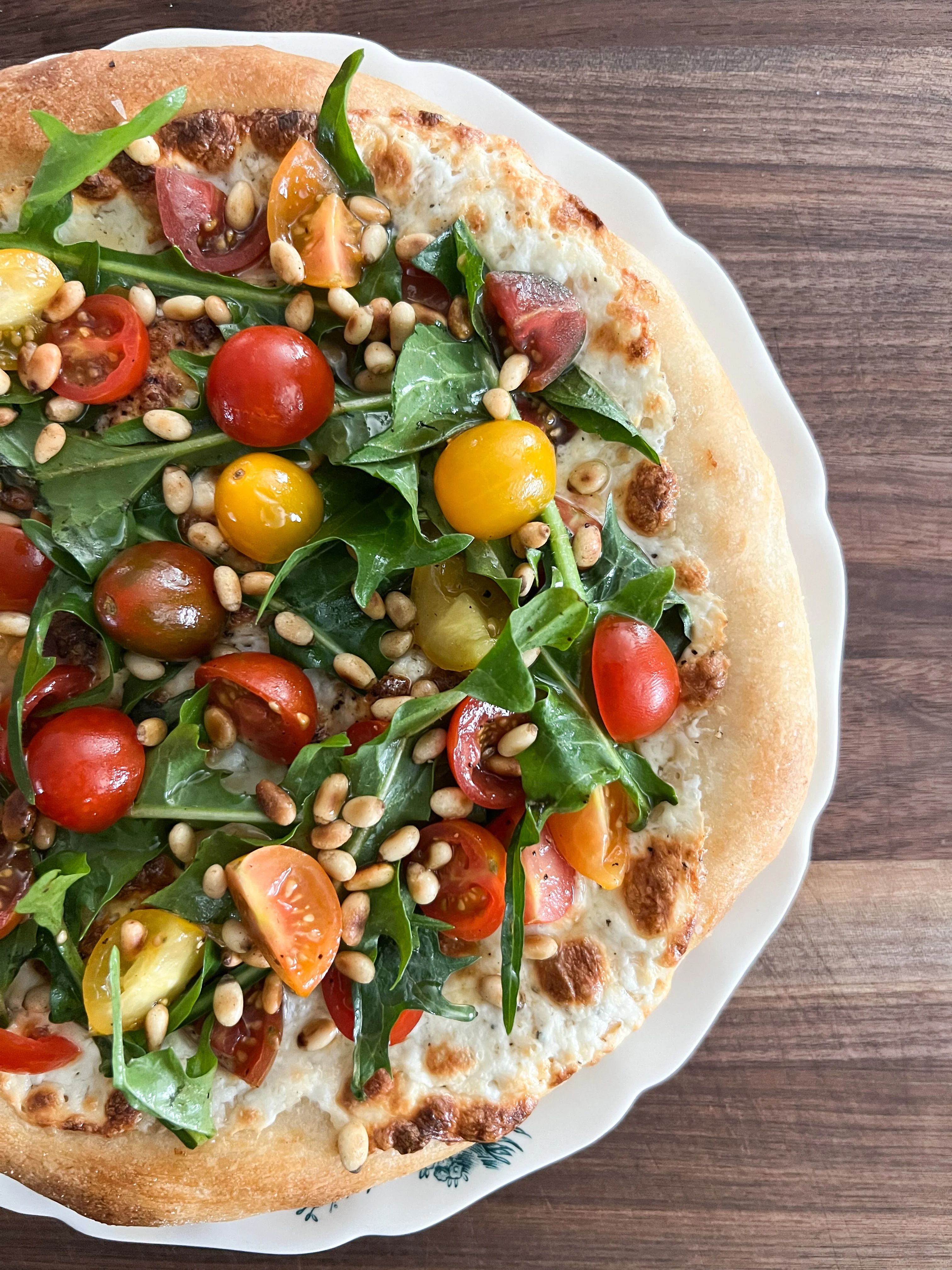 dandelion-greens-and-tomato-pizza