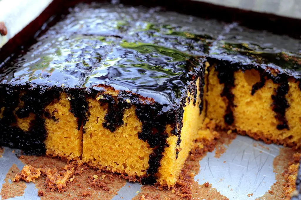 bolo-de-cenoura-brazilian-carrot-cake