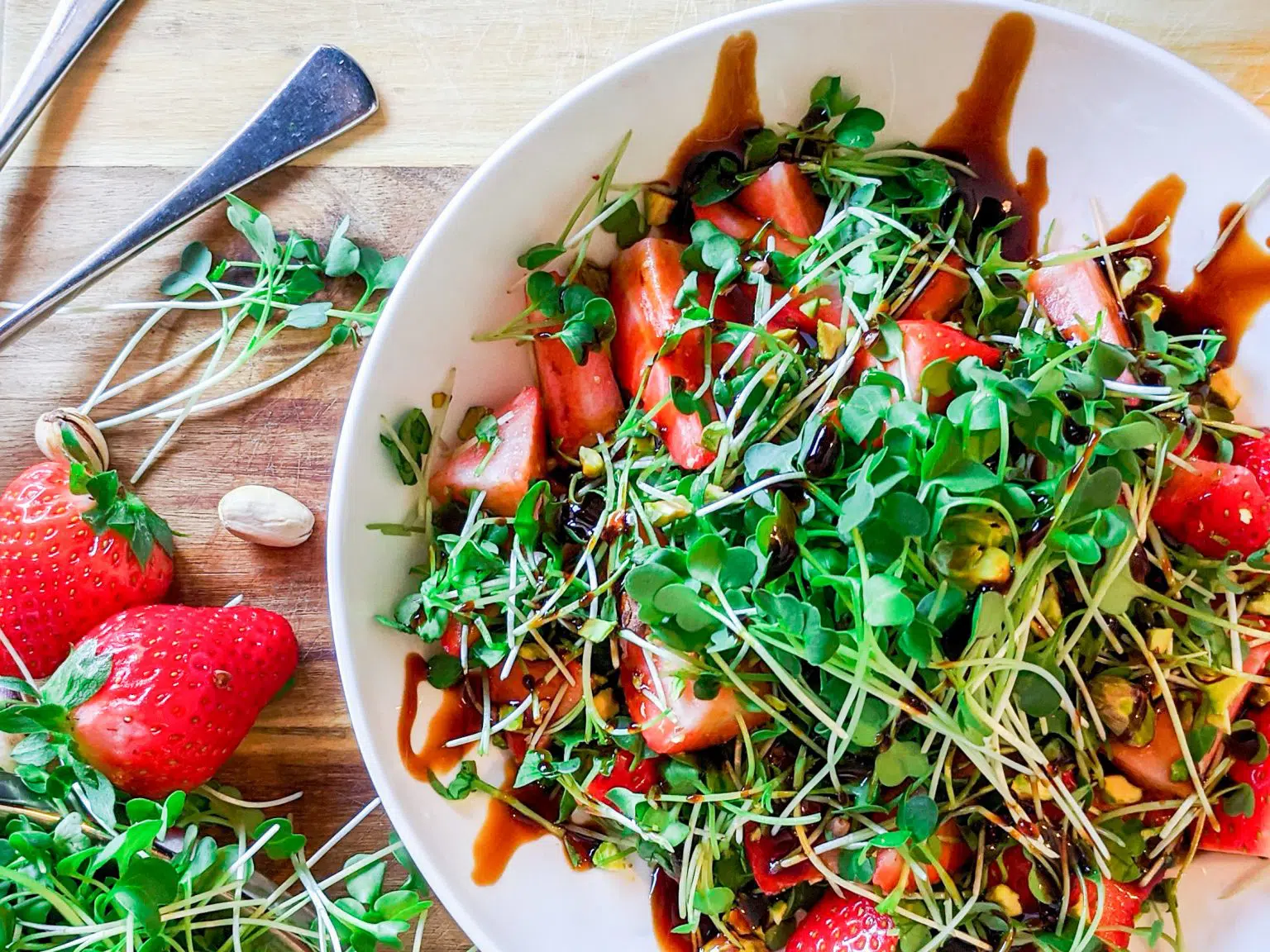 radish-microgreen-and-strawberry-salad