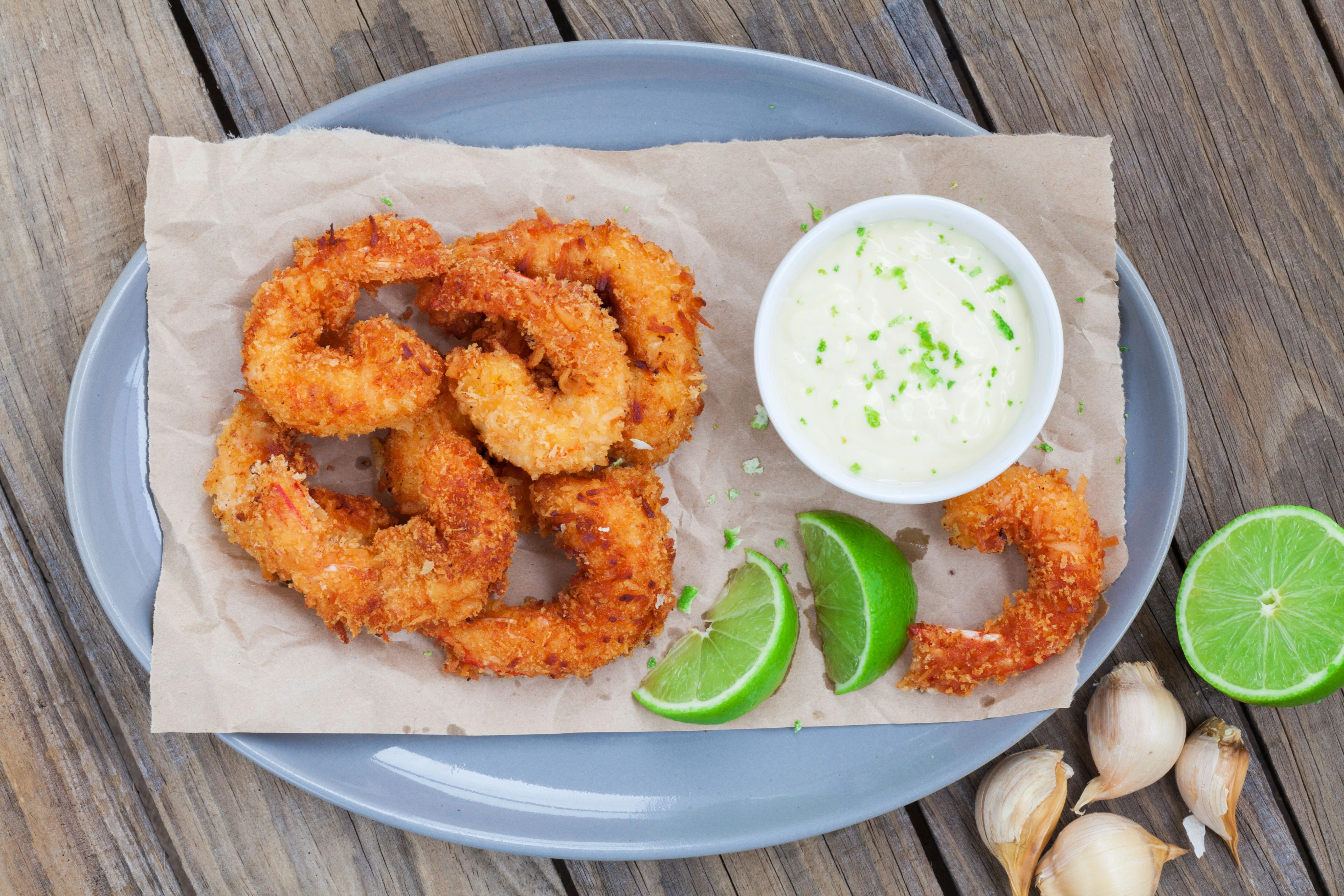 crunchy-coconut-shrimp-with-tangy-lime-dip