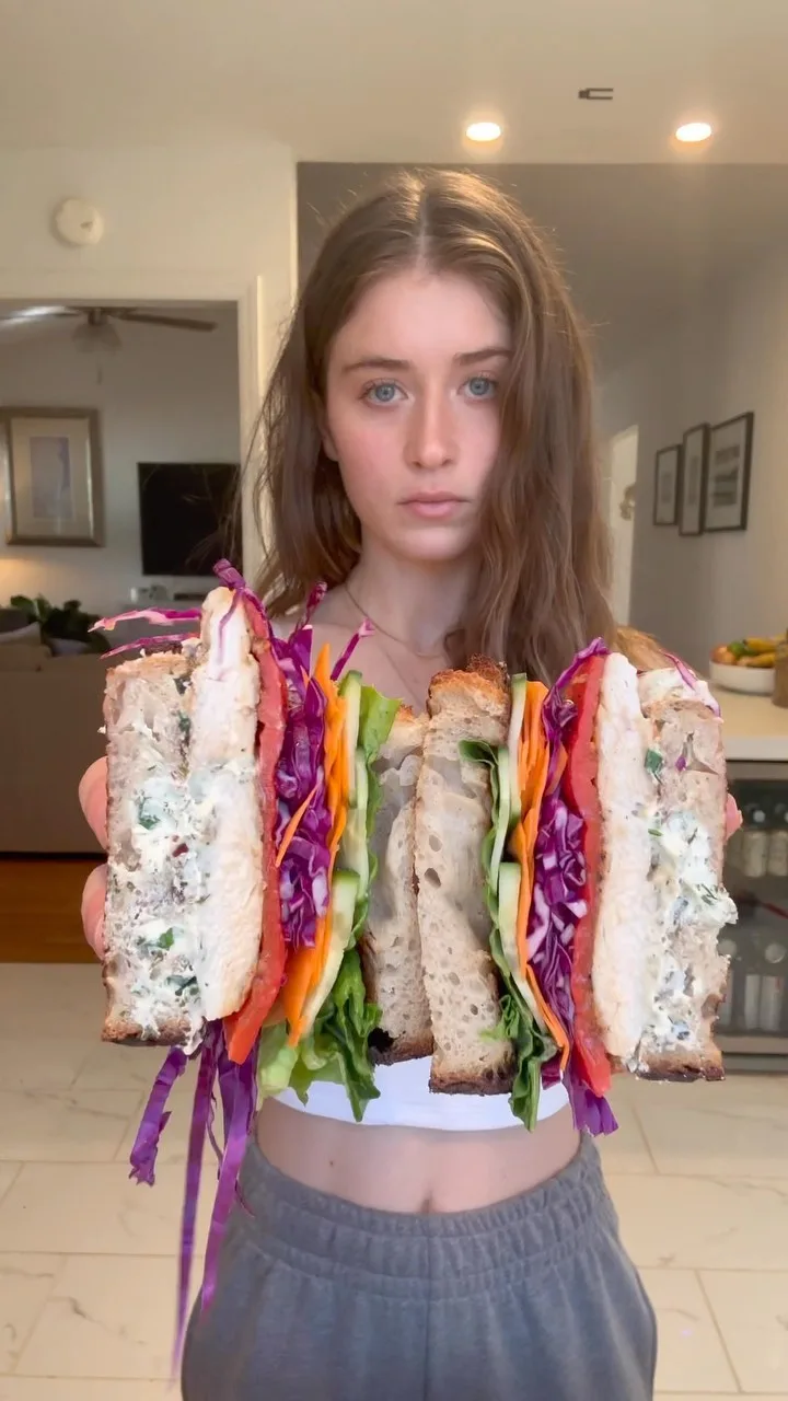 chicken-veggie-sammi-w-herby-goat-chz