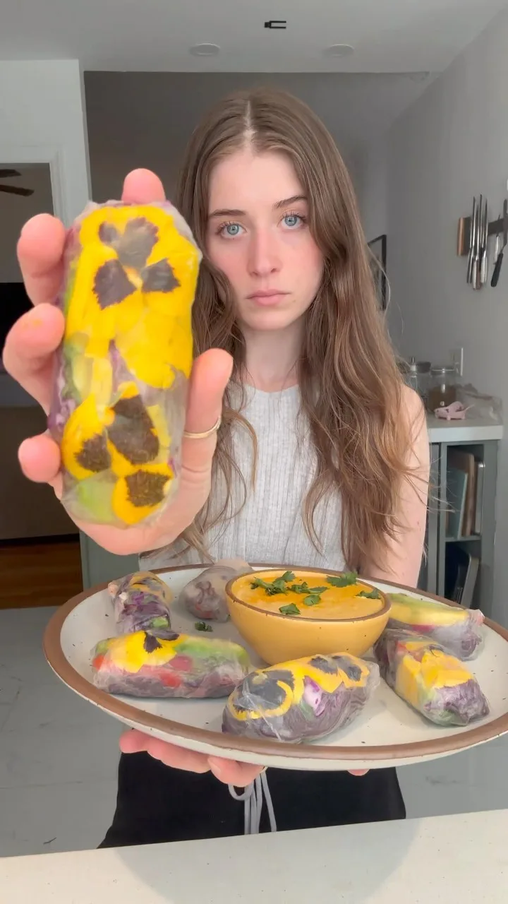 summer-rolls-w-edible-flowers