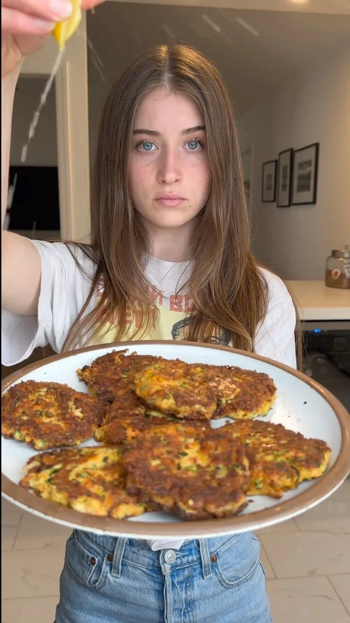 cheeesy-carrot-zucchini-fritterz