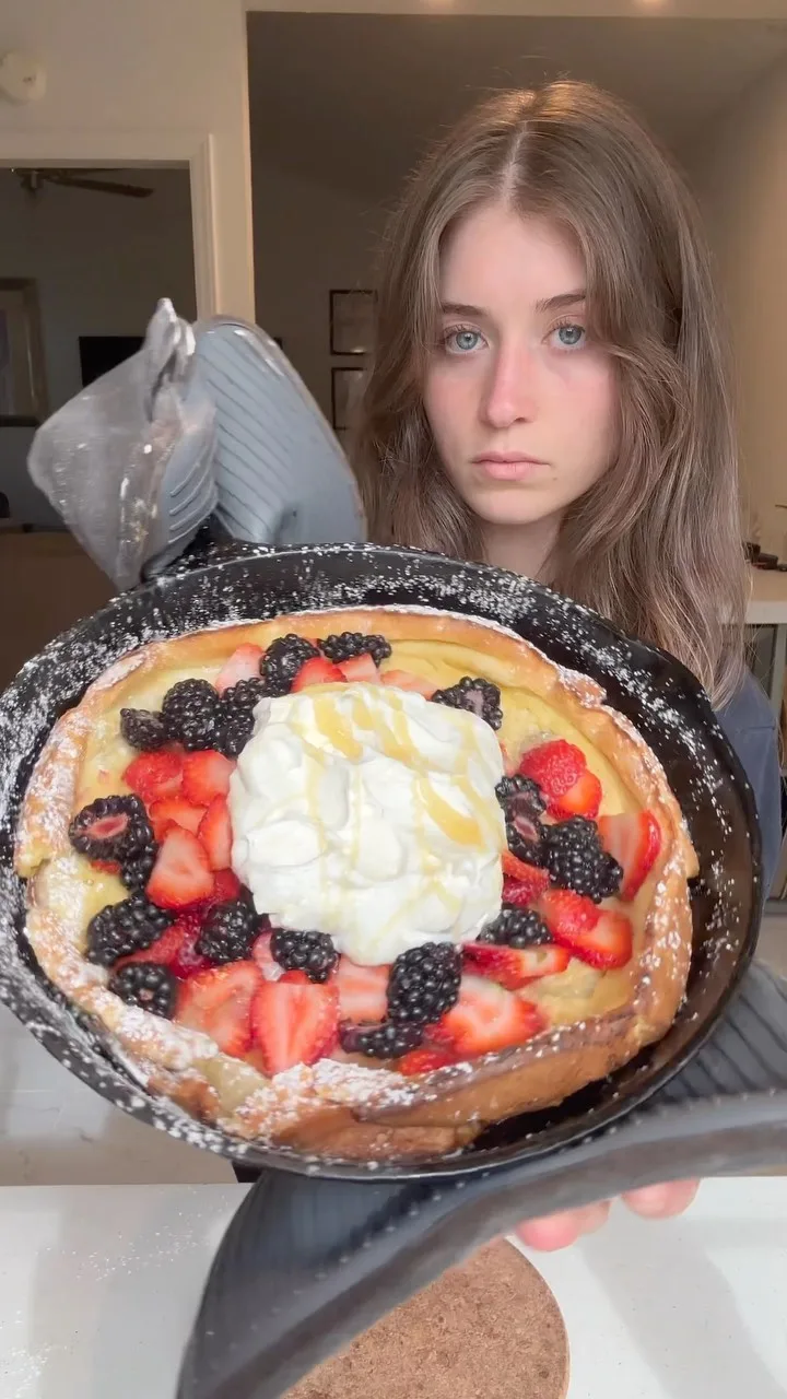 very-berry-dutch-baby
