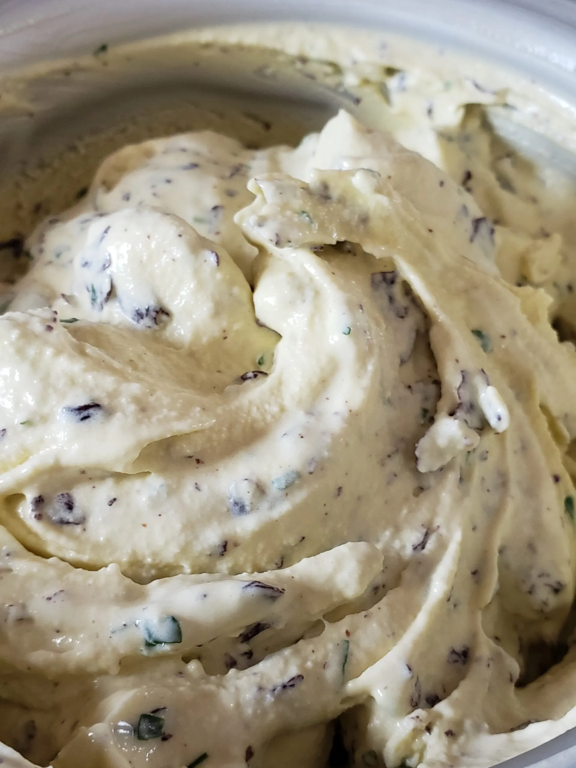fresh-mint-ice-cream-with-pea-microgreens