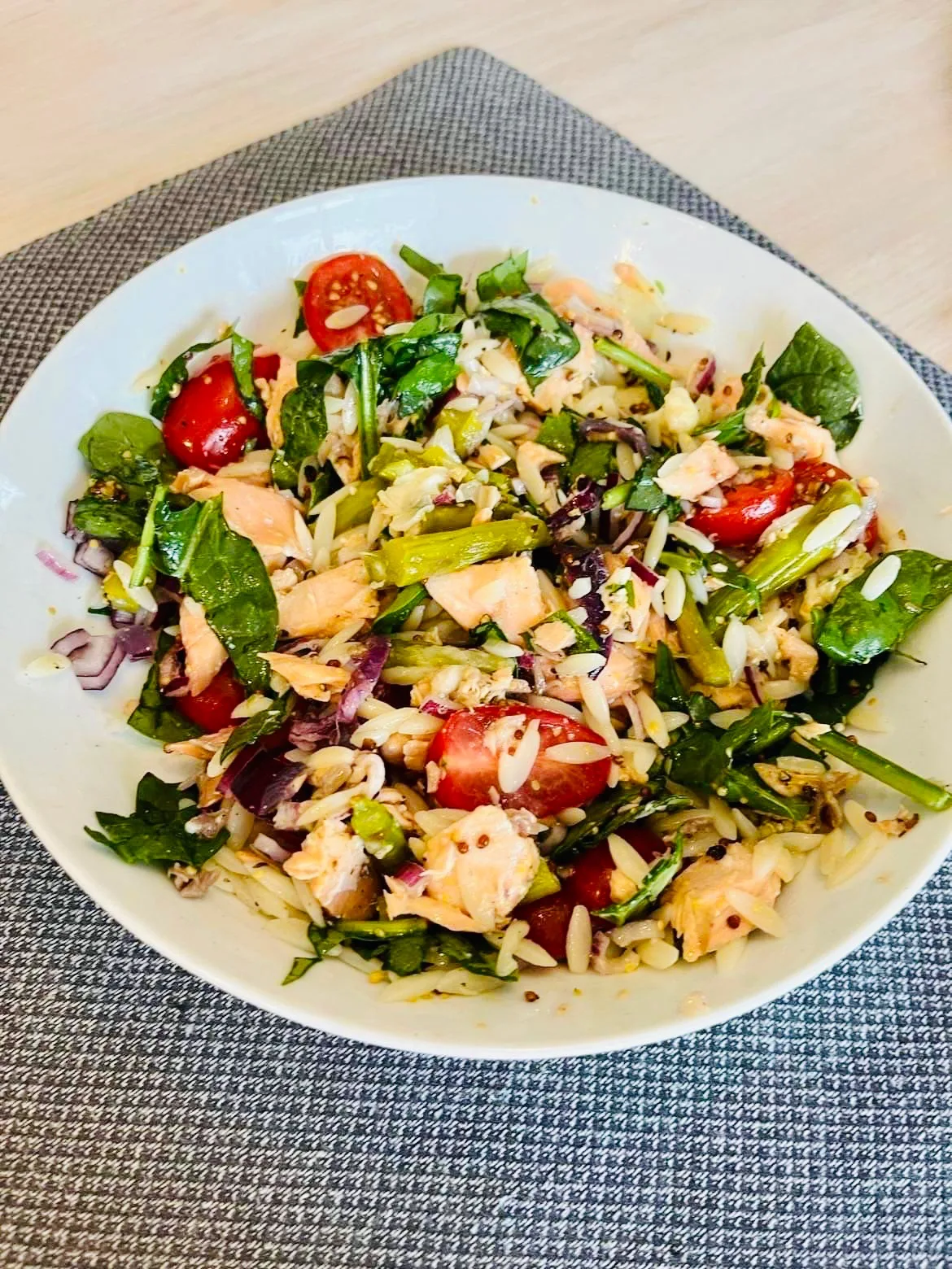 salade-d'orzo-au-saumon