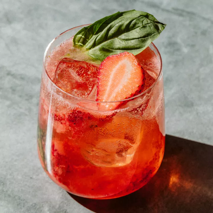 strawberry-basil-lemonade