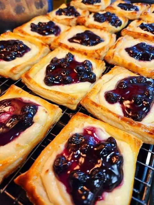 low-carb-blueberry-creamcheese-danish-bites