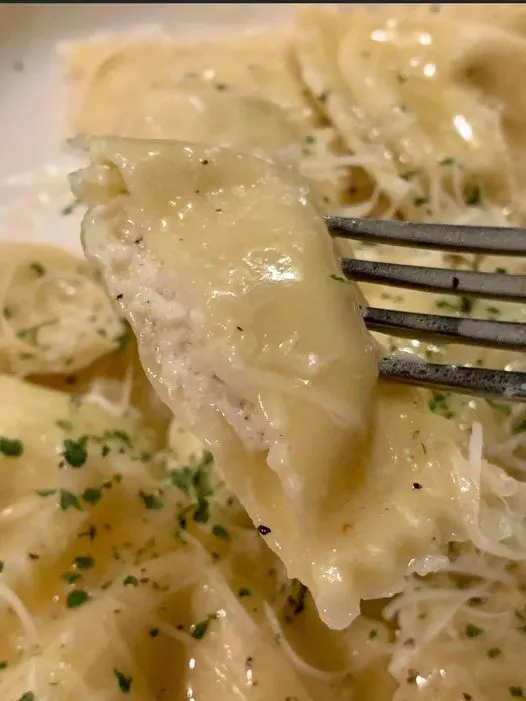 lemon-parsley-ricotta-ravioli-with-lemon-garlic-butter-sauce