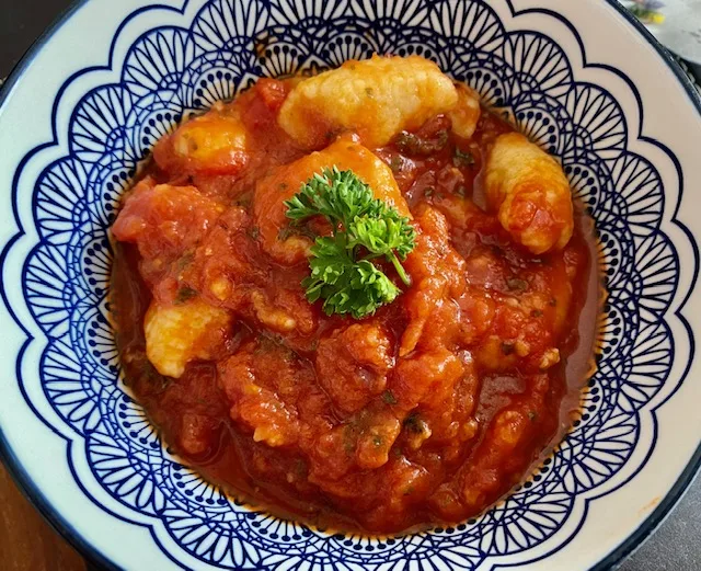 homemade-gnocchi-and-tomato-sauce
