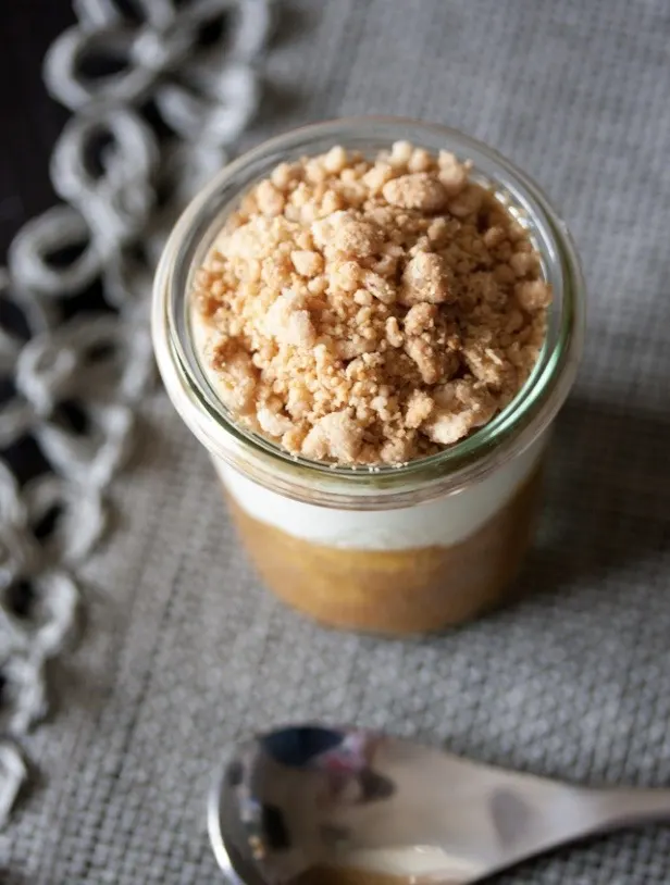 crumble-aux-pommes-poires-et-chocolat