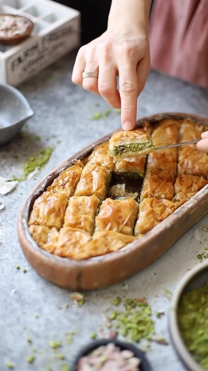 homemade-pistachio-baklava