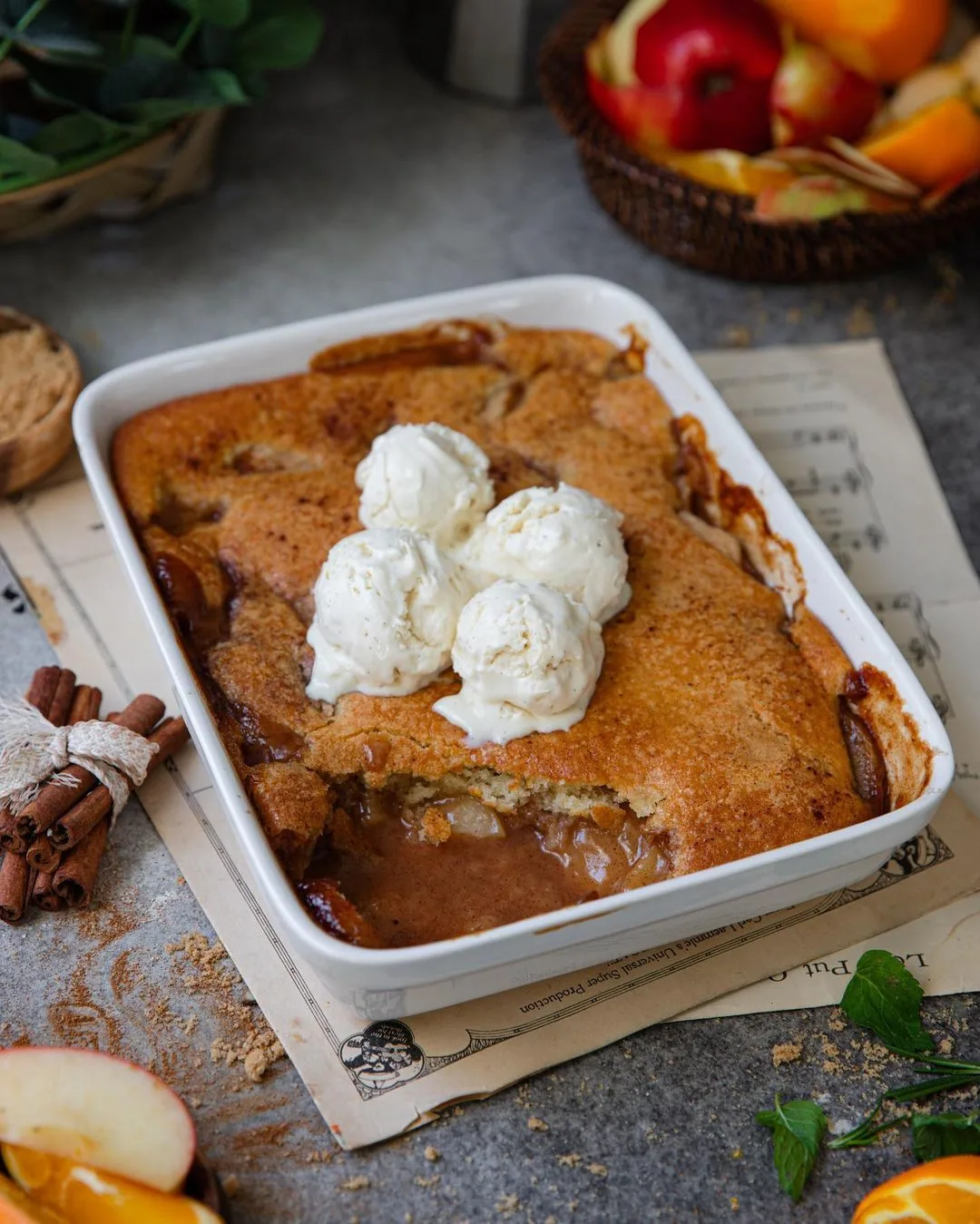 apple-cobbler-with-homemade-cream-cheese-ice-cream