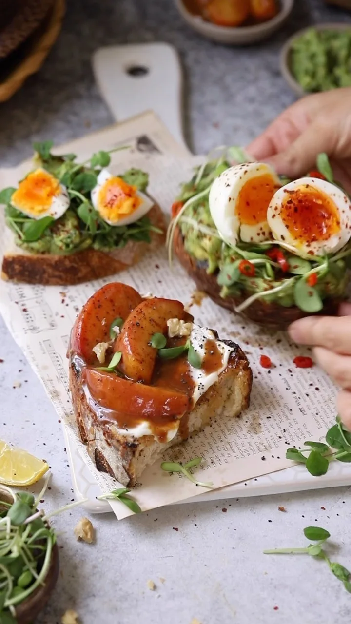 caramelized-peach-and-avocado-toasts