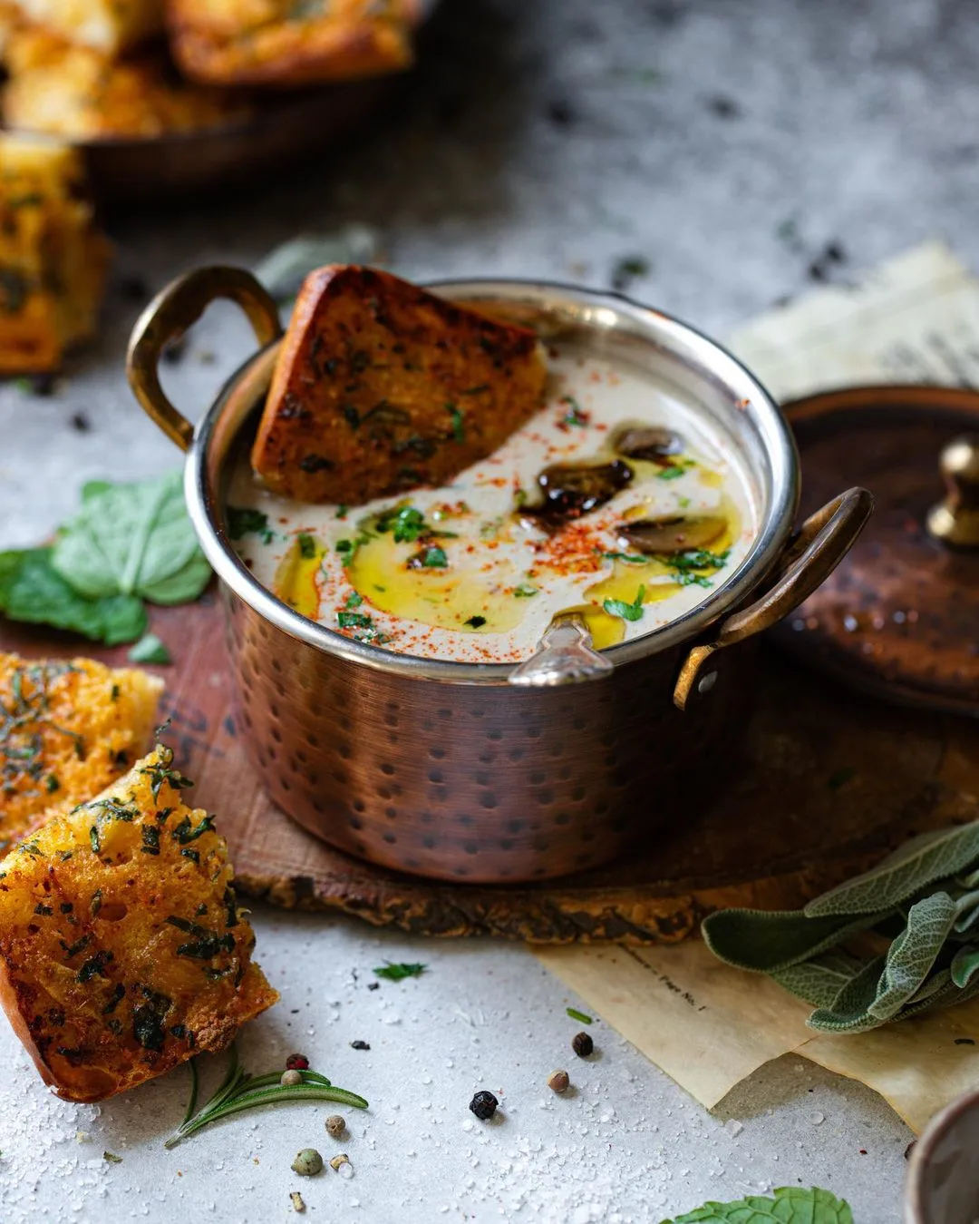 creamy-mushroom-soup-with-crispy-garlic-bread