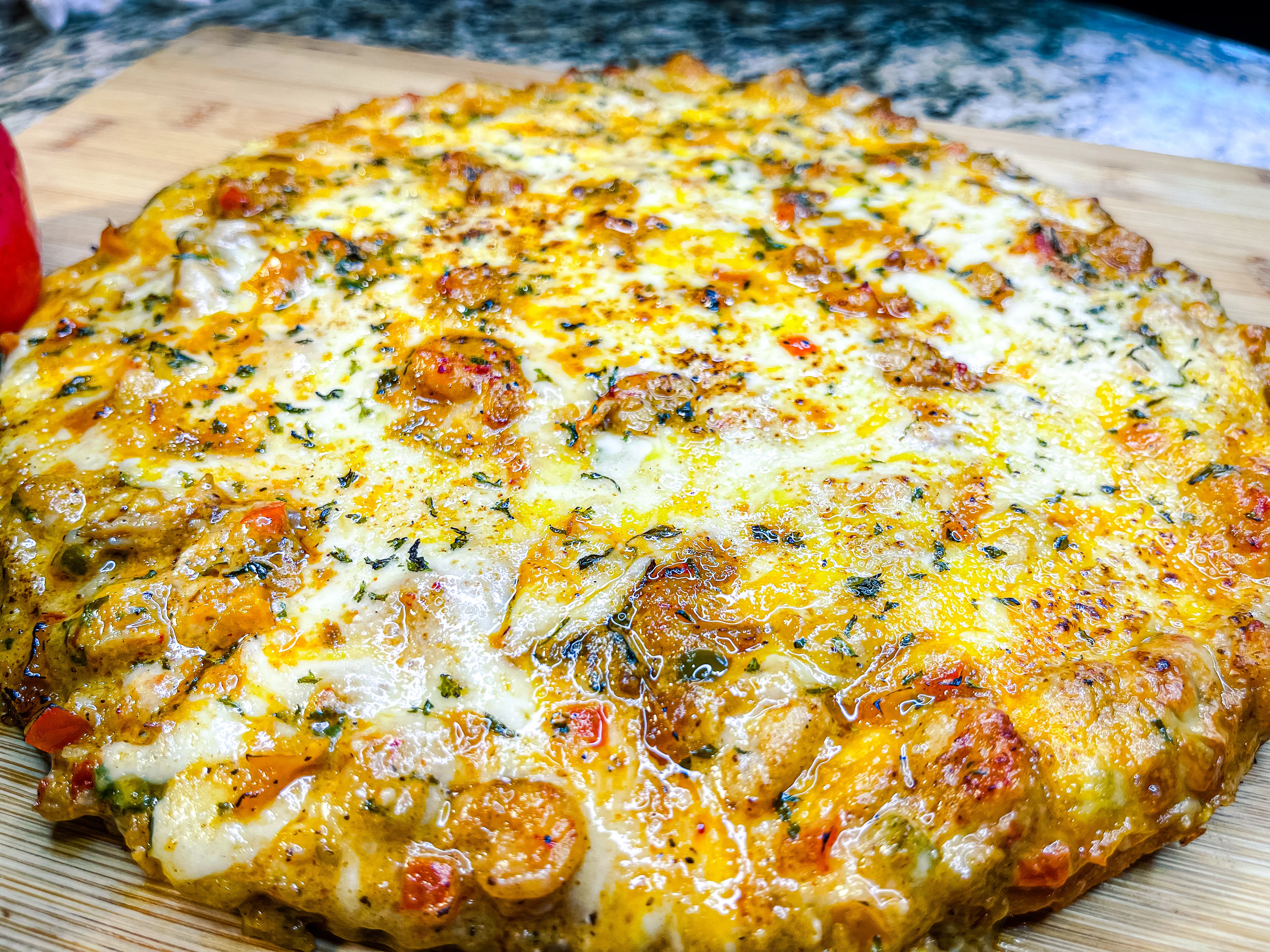 crawfish-and-shrimp-garlic-pizza
