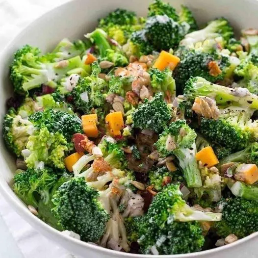 low-carblow-glycemic-broccoli-salad