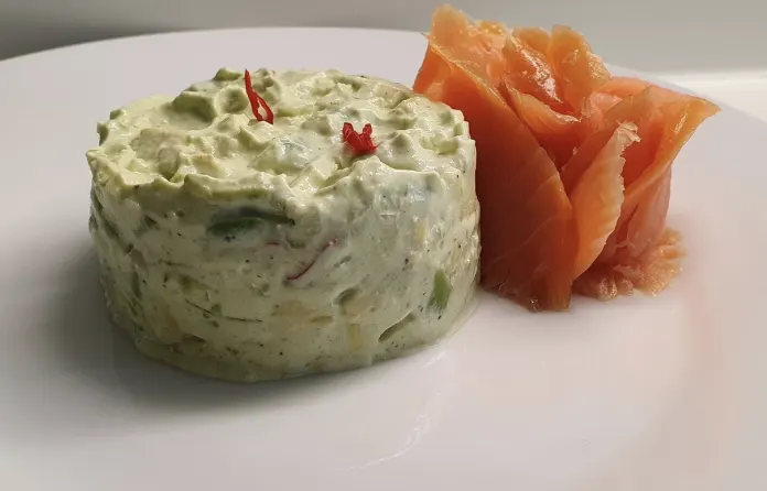 dome-au-saumon-fume-et-a-la-mousse-d'avocat