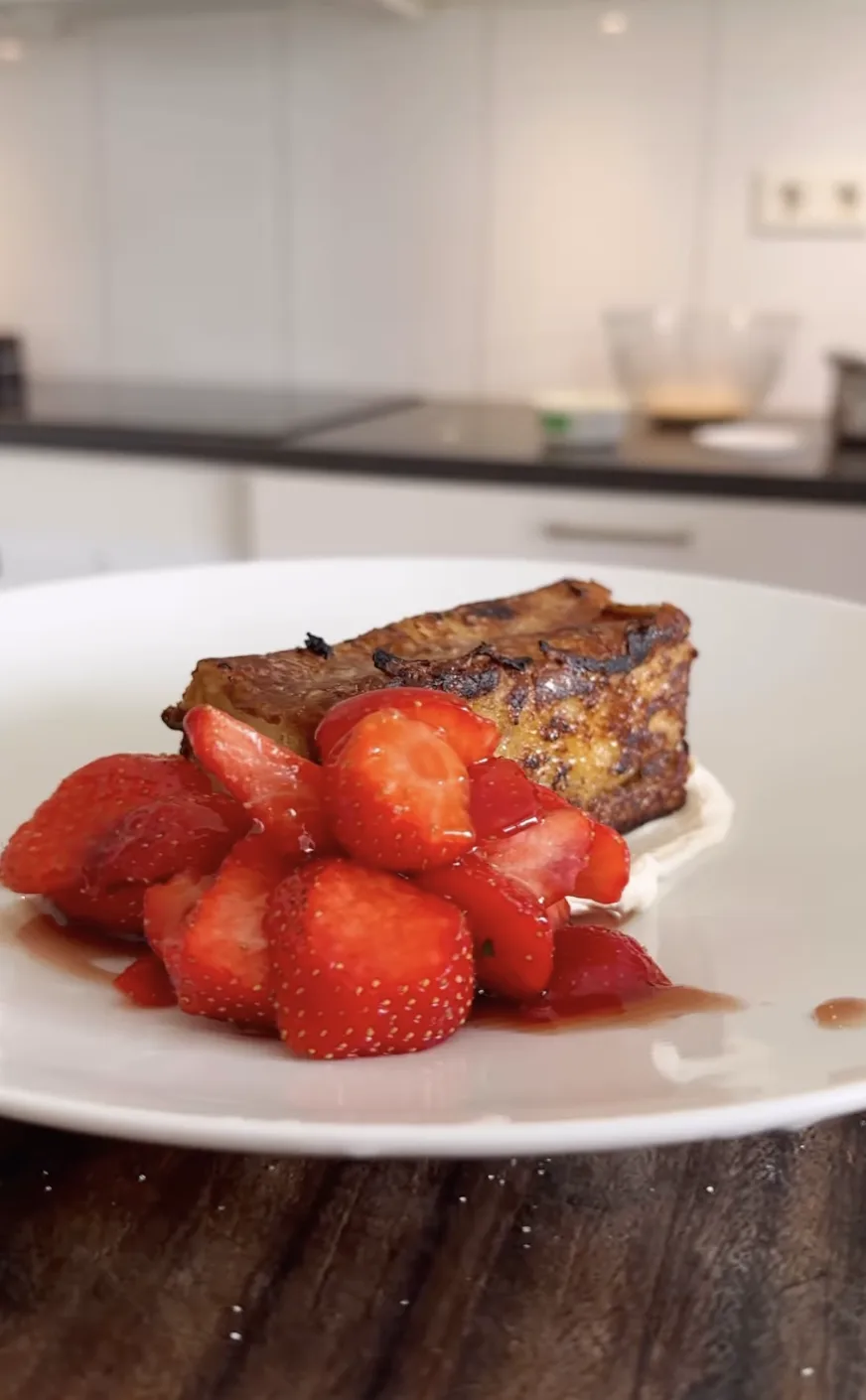 melt-in-your-mouth-french-toast-with-strawberries-and-mascarpone