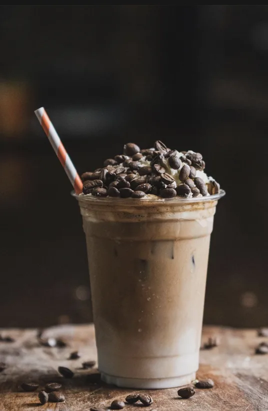 glace-au-mascarpone-et-sauce-chocolat-cafe